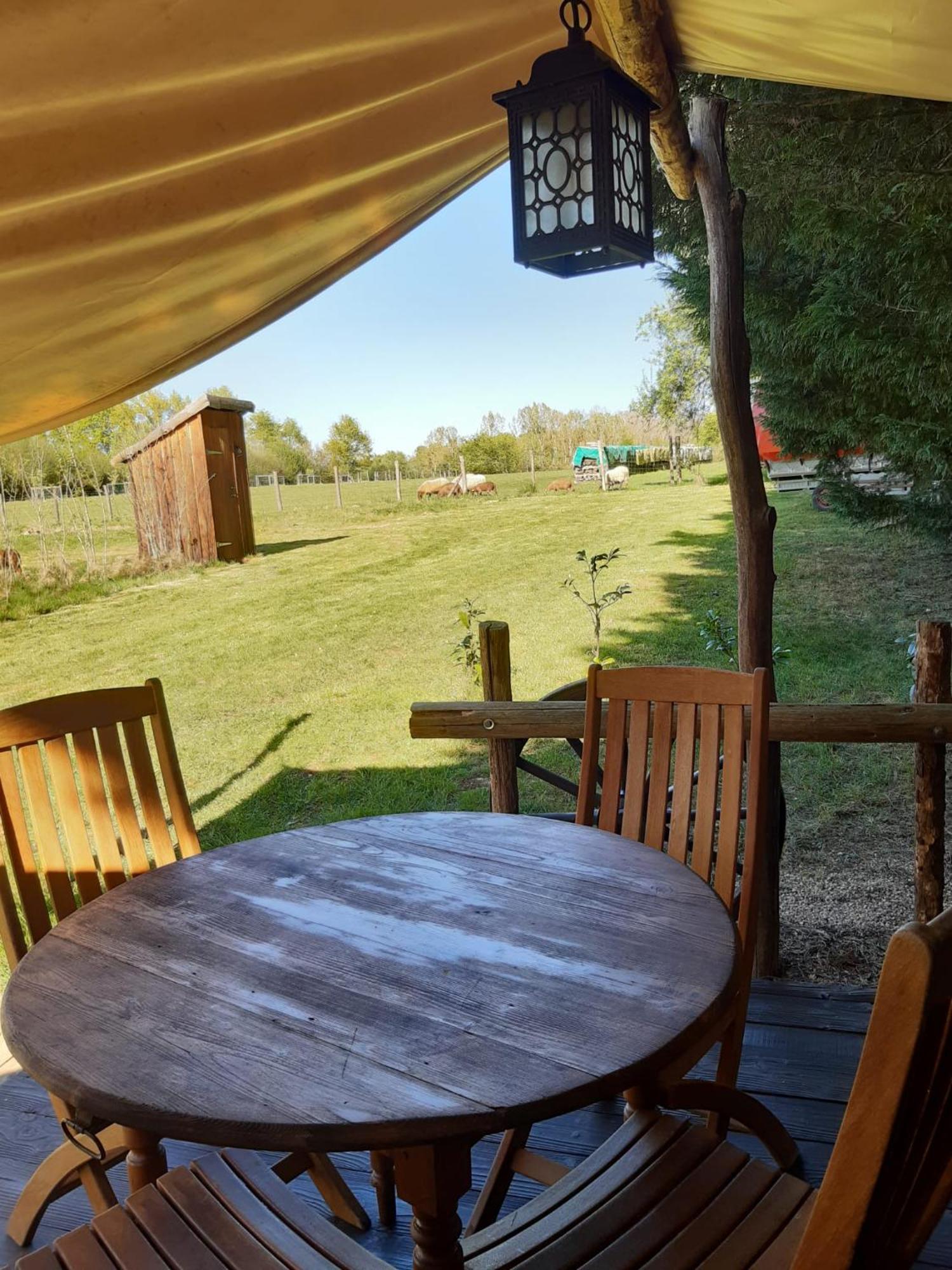 Tente Trappeur Ada, Au Jardin De La Vouivre Saint-Vincent-en-Bresse Eksteriør bilde